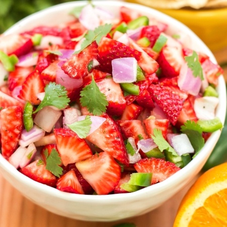 Strawberry Jalapeno Salsa - Summer Snacking 