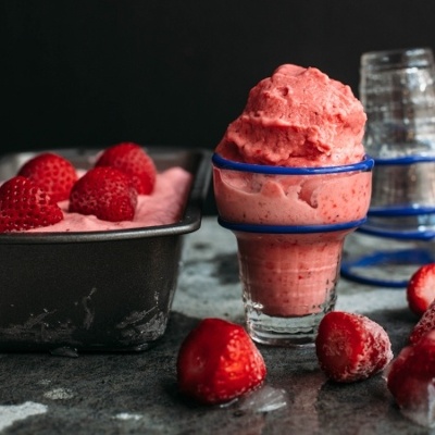 healthy homemade strawberry ice cream